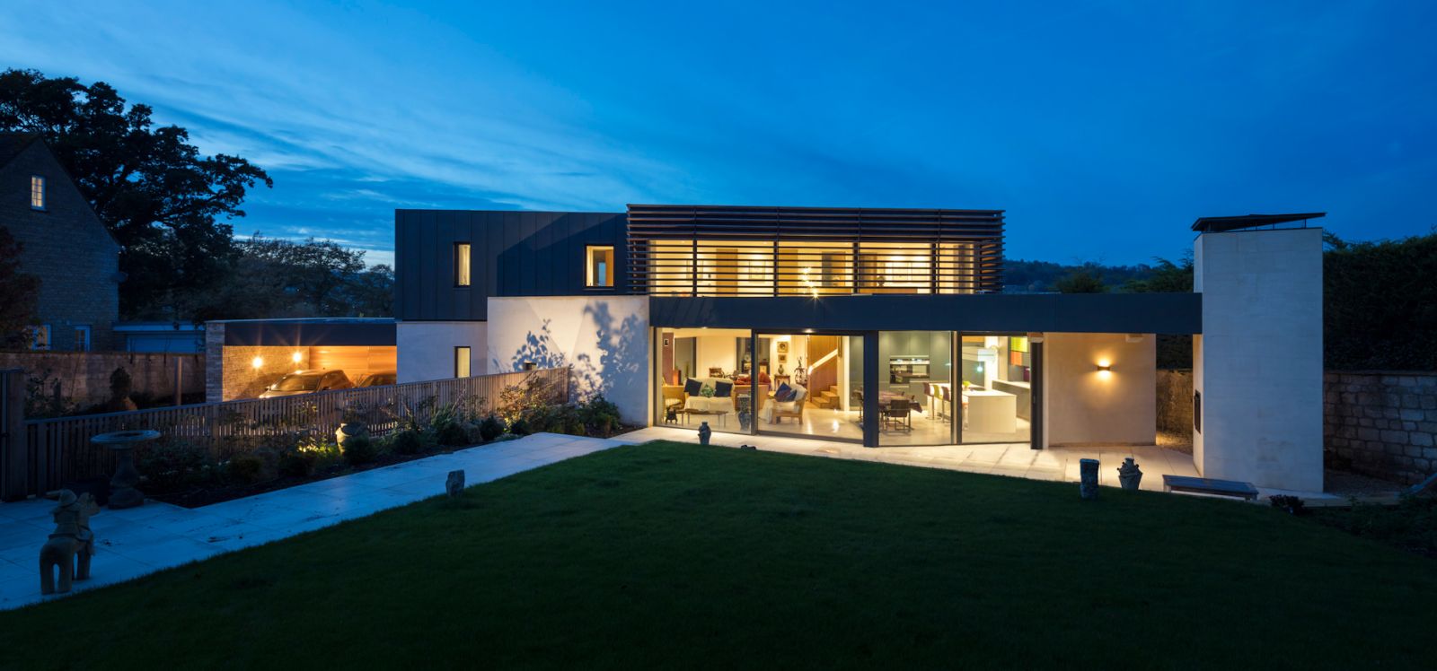 CaSA-Carisbrooke-Bath-CraigAucklandFotohaus-Night01-WIDE.jpg