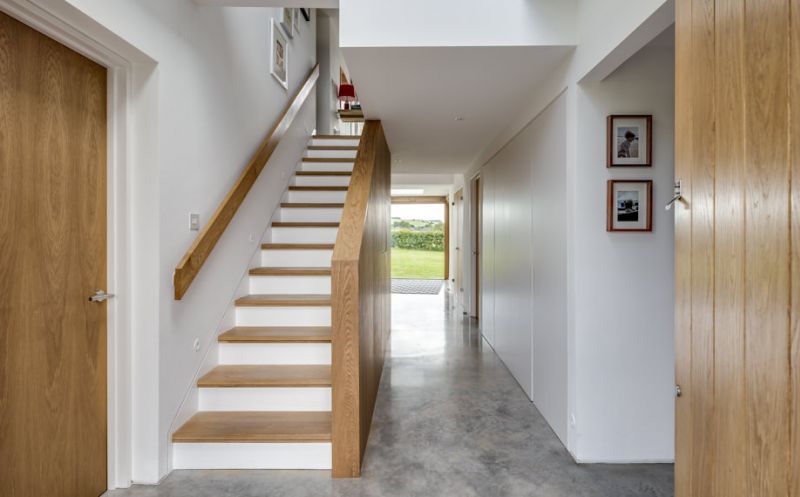 CaSA-Laurel House-Wiltshire-staircase-1976-LAND.jpg